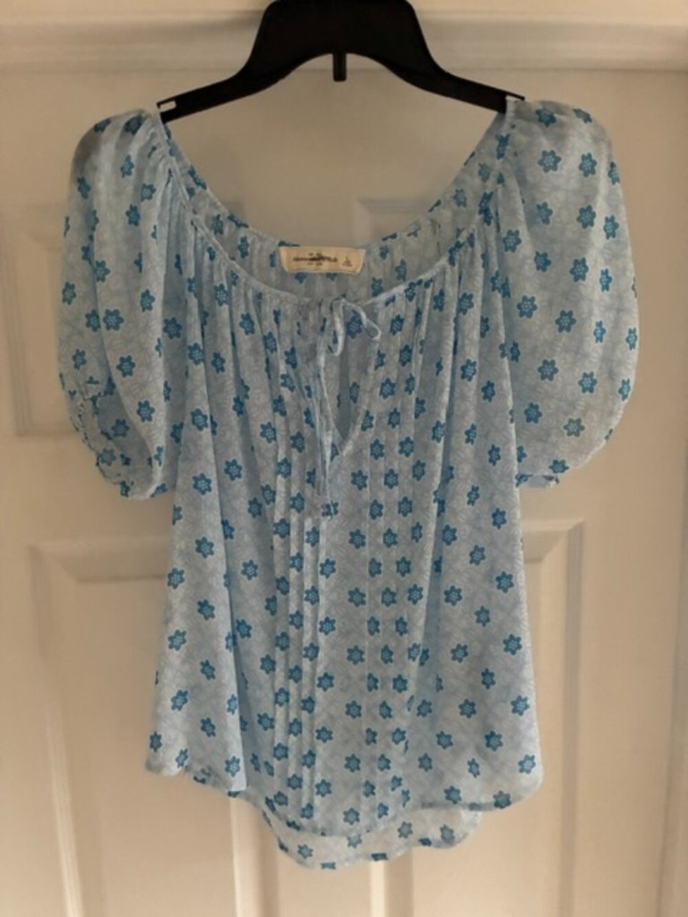Abercrombie & Fitch Blue Floral Puff Sleeve Pleated Tie Front Semi Sheer